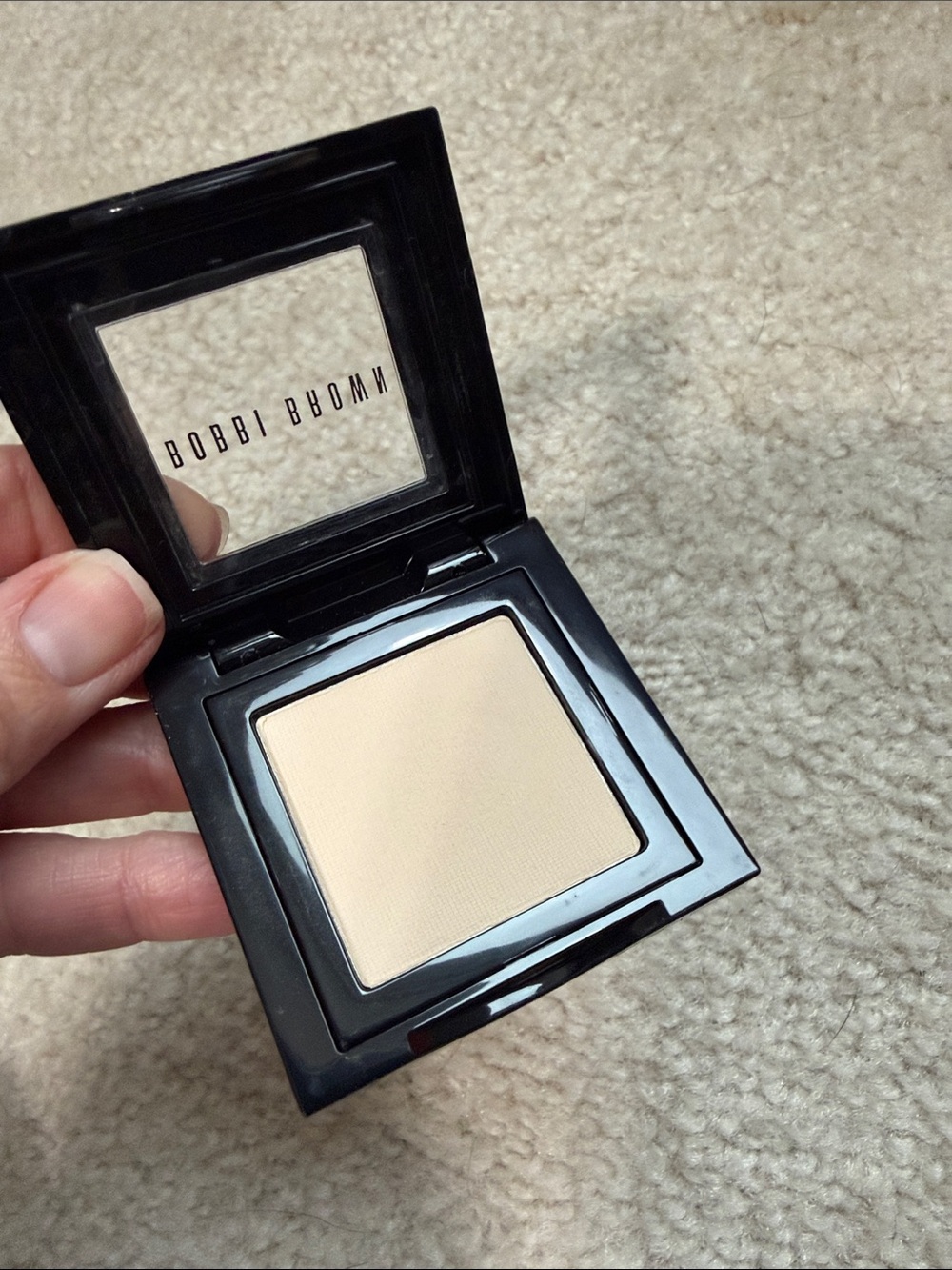 Bobbi Brown powder Eyeshadow Single - Bone - Picture 3 of 3